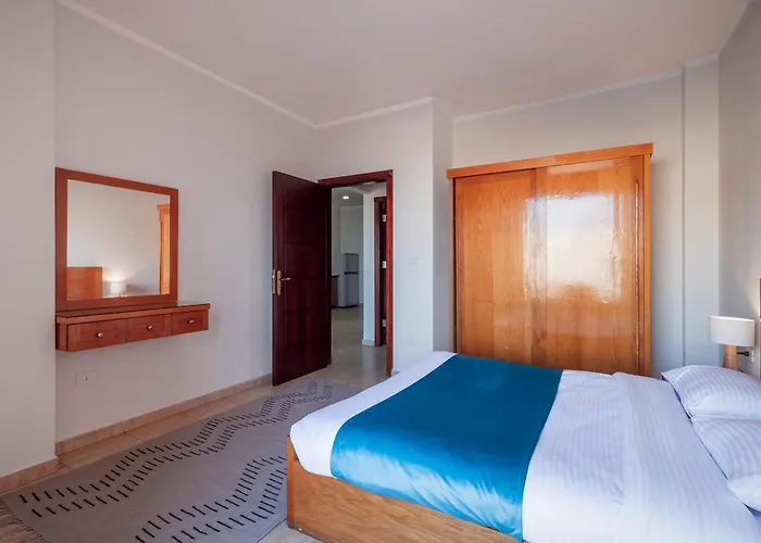 Delmar Apartmanhotel Gurdaka