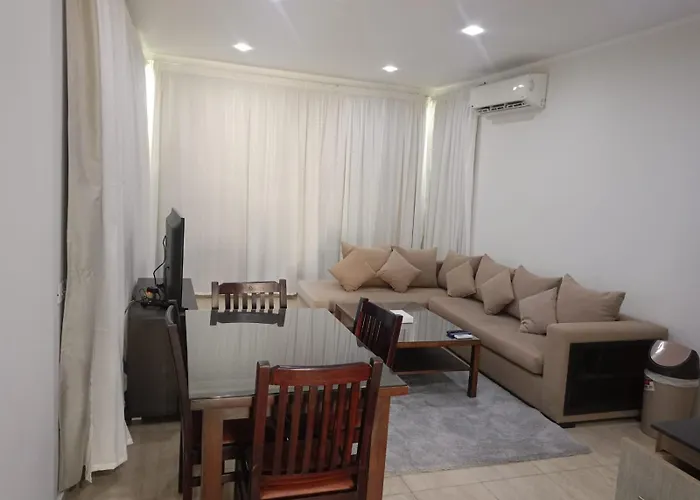 Delmar Apartmanhotel Gurdaka